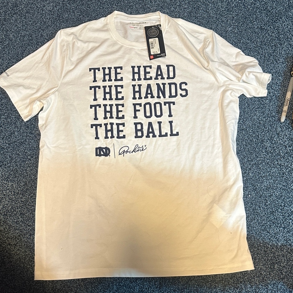 Under Armour White HeatGear T-Shirt men’s medium Knute Rockne quote football nwt